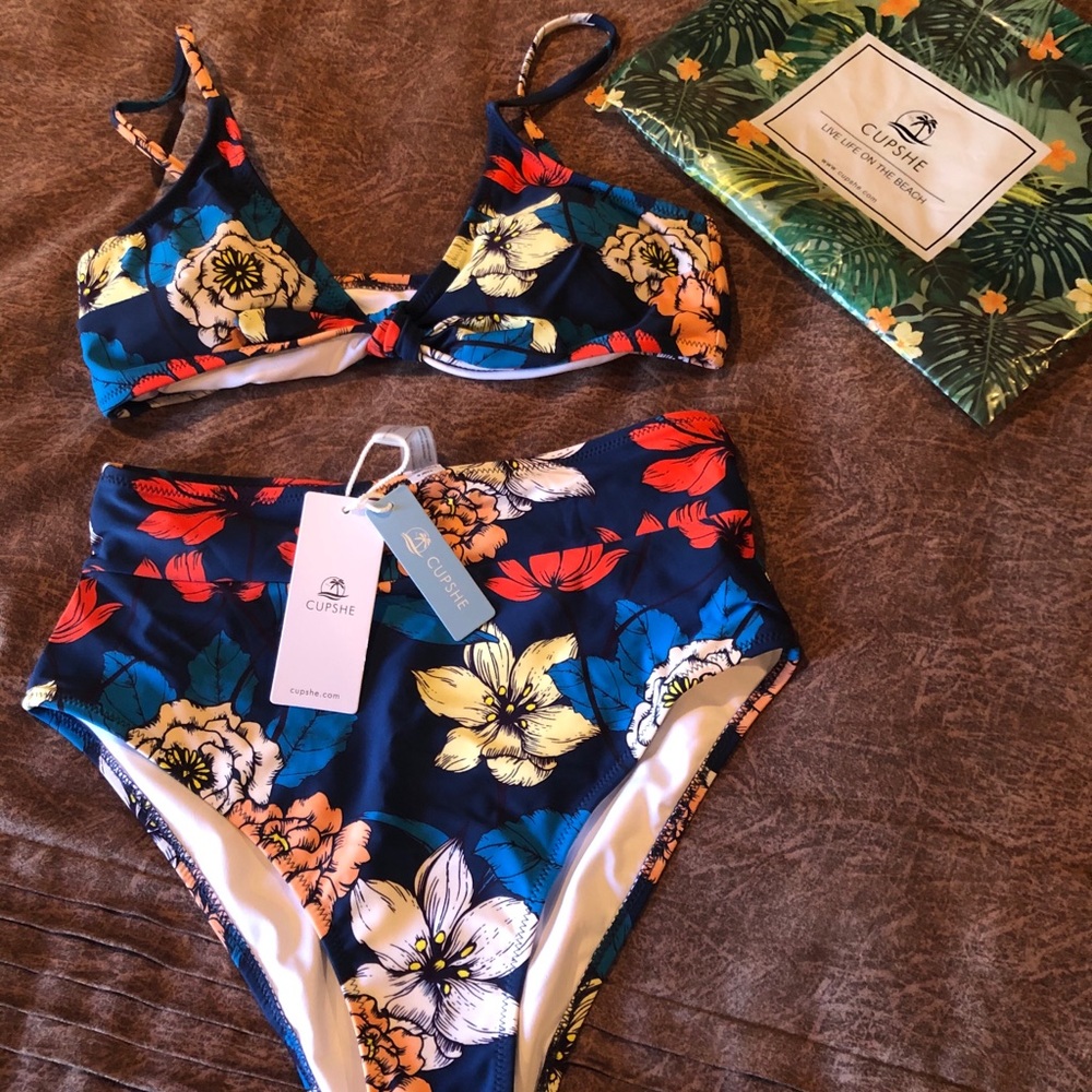 NWT Cupshe size medium 2 piece